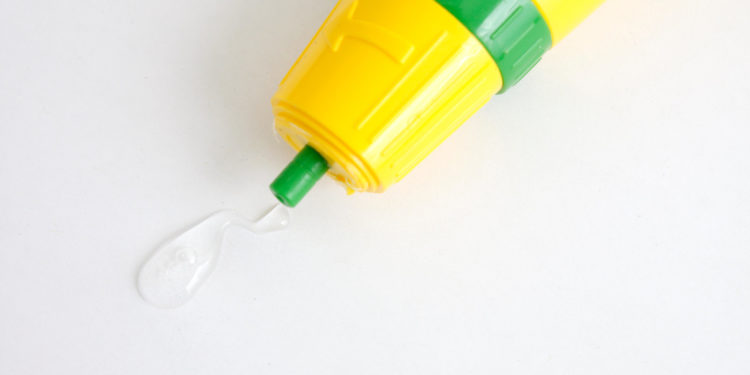 Klebereste entfernen