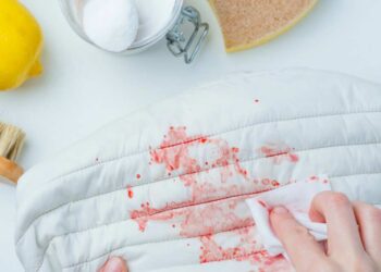 Blutflecken entfernen (depositphotos.com)