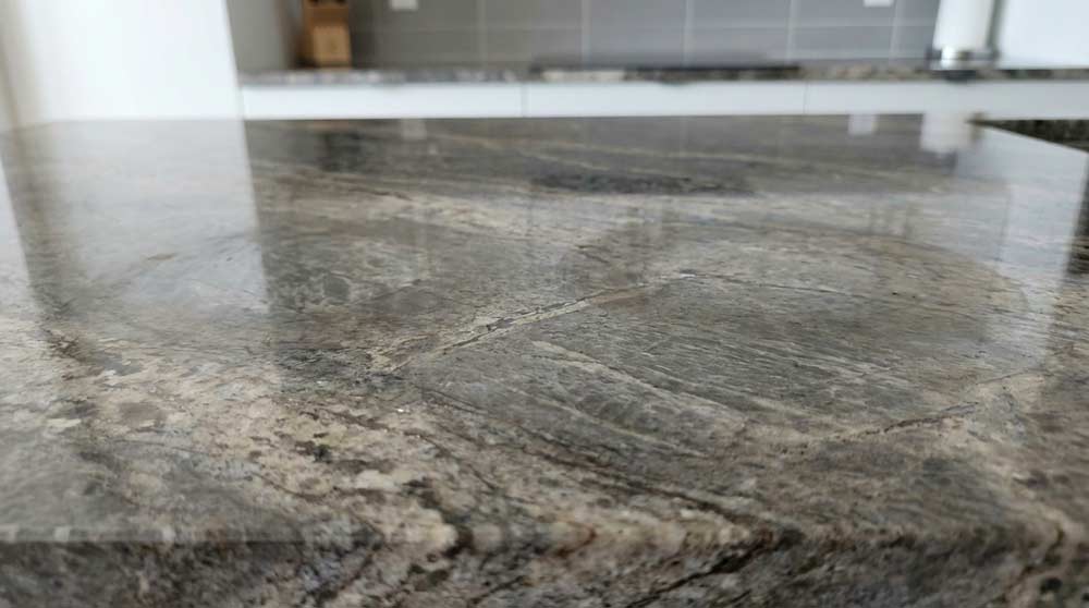 Fettflecken auf Granit entfernen Fettflecken auf Granit entfernen