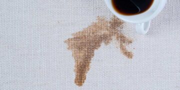 Kaffeeflecken entfernen (depositphotos.com)