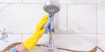 Kalkflecken entfernen (depositphotos.com)