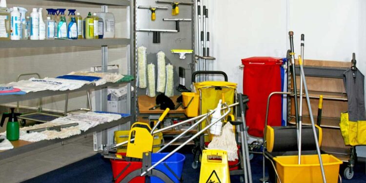 Reinigungsgeräte (depositphotos.com)