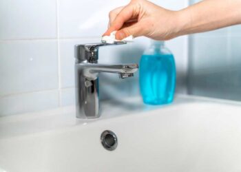 Wasserflecken entfernen (depositphotos.com)