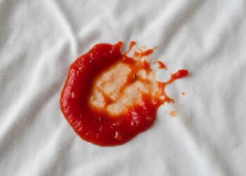 Tomatensoße Fleck