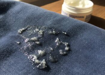 Vaseline Flecken entfernen