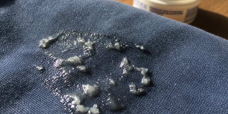 Vaseline Flecken entfernen